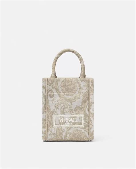 hyunjin versace bag